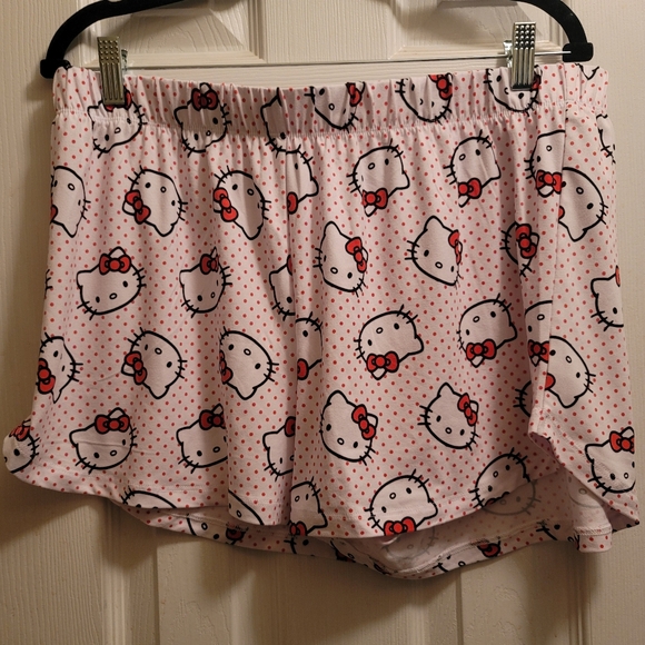 Hello Kitty Pajama Set Pink Shorts Button Front Top Large Retail $58 New - Picture 4 of 11
